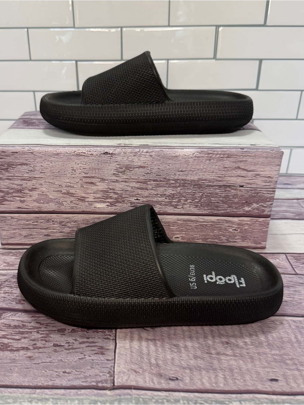Floopi Womens Slides with Cloud Support size 6 - Picture 3 of 7
